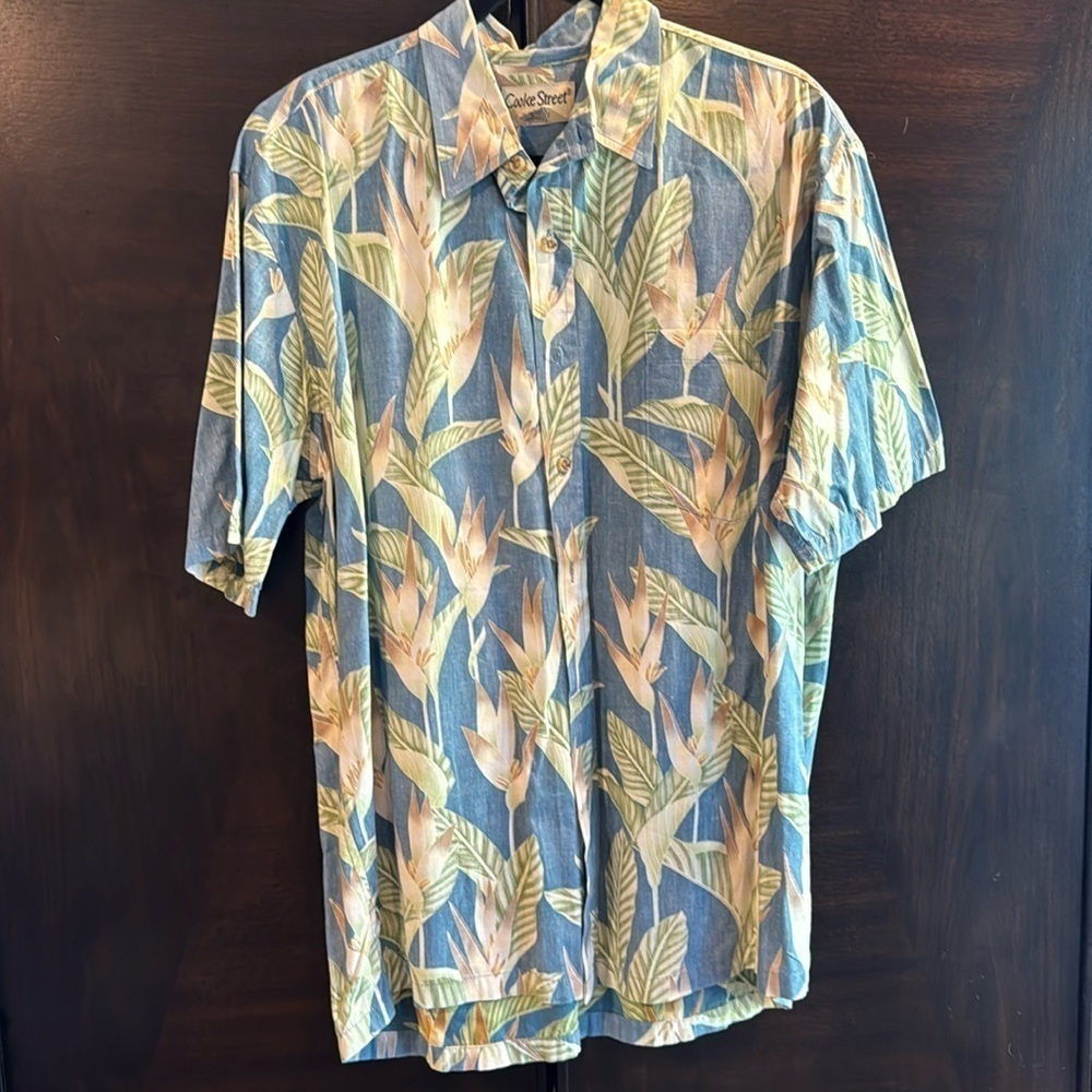 Cooke Street Honolulu Size Large Costal Hawaiin Shirt Bird of Paradise pattern